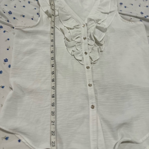 Tommy Hilfiger Women’s Sz: S White Ruffle Trim V-Neck Crinkled Sleeveless Top. - Picture 6 of 9